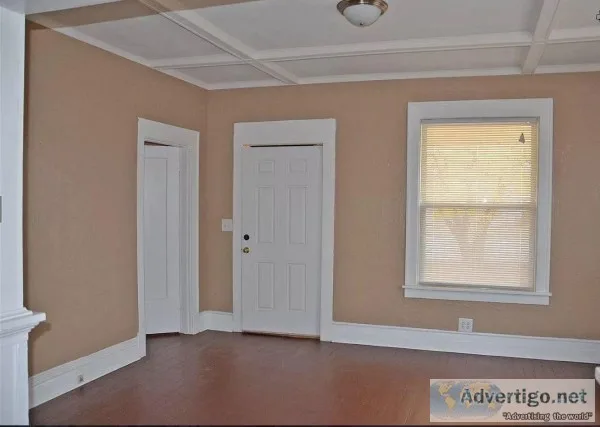 Cute house 1 bd1 ba550 sqft