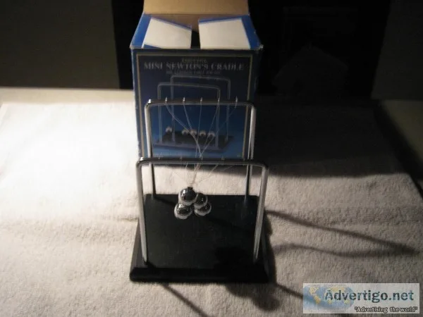 Mini Newton&rsquos Cradle &ndash The Ultimate Table Top Toy