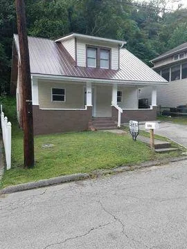 Amazing house that doesn&rsquot need work in CATLETTSBURG KENTUC