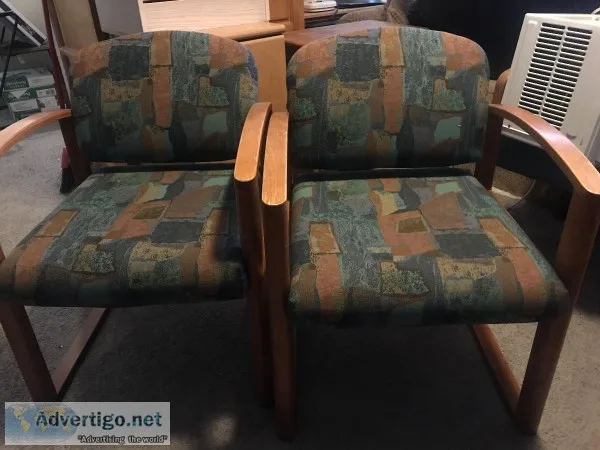 2 EXECUTIVE CHAIRS