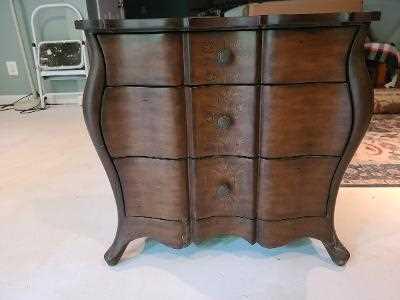 Small Solid Oak Fancy 3 Drawer Dresser