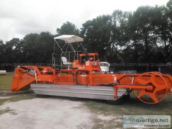 Aquamarine Aquatic Weed Harvester