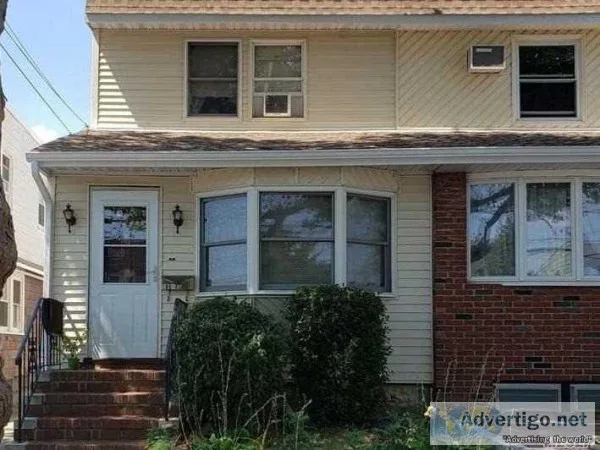 ID  (MAL)  Well Kept 3 Bedroom 1.5 Bathroom