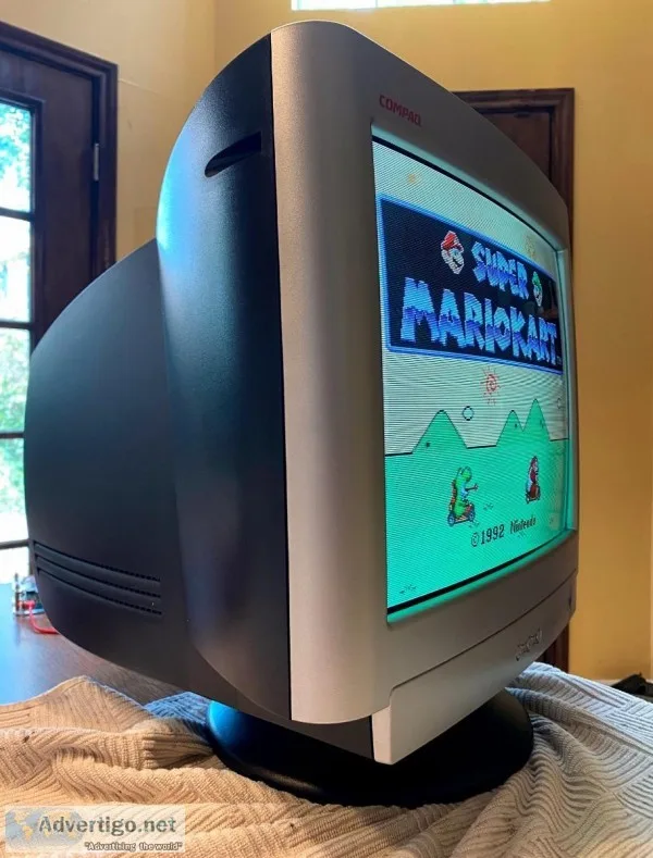 CRT PC VGA Compaq 7500 17&quot monitor - Great for retro gaming