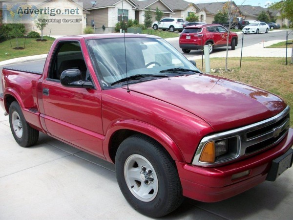 1997 Chevrolet S-10 LS Custom Pickup