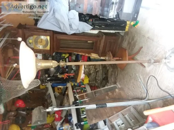 ANTIQUE FLOOR LAMP