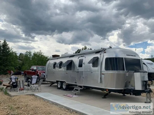 2019 Airstream Classic 33FQB