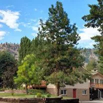 CASHMERE HOME ON .55 ACRE