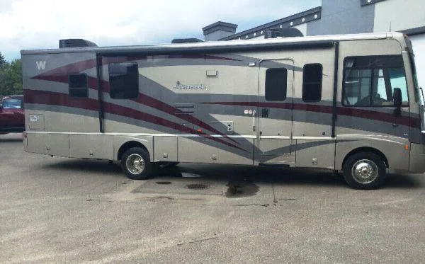2009 Winnebago Sightseer 31E Class-A Motorhome For Sale
