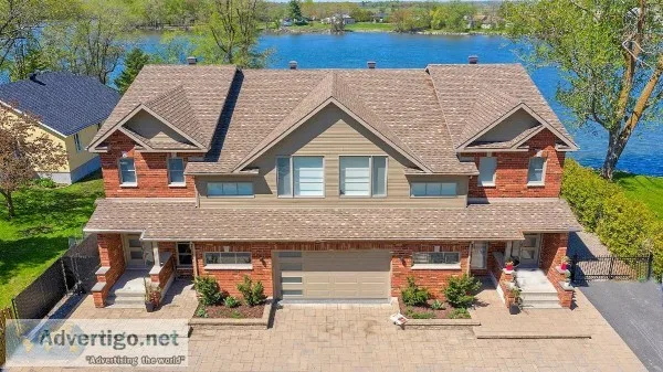 DOUBLE  side-by-side property UPSCALE along the Richelieu