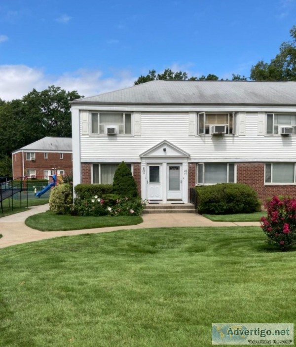 ID(AIM) Well Maintained 2 Bedroom Duplex Co-op for Sale