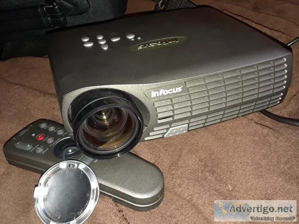 InFocus LP70 3LCD Projector