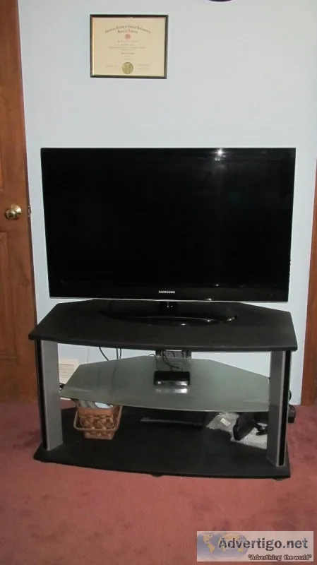 Samsung 40&quot TV and stand