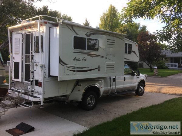 2010 Artic Fox 1150 Slide In Camper