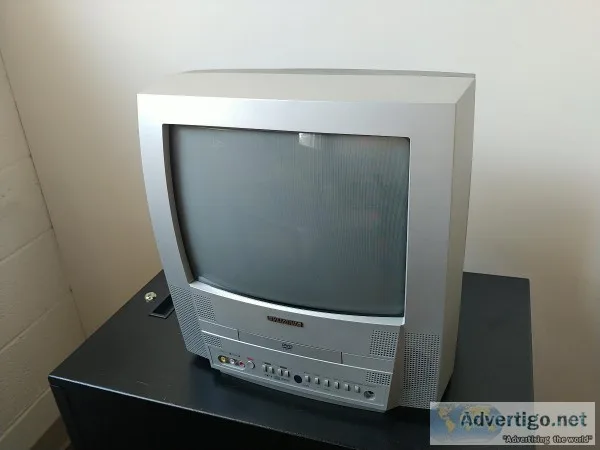 Works great 13&quot retro gaming TVDVD combo-no remote