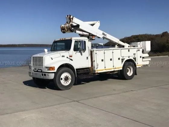 2002 International 4700 w Altec TA41M Bucket Truck