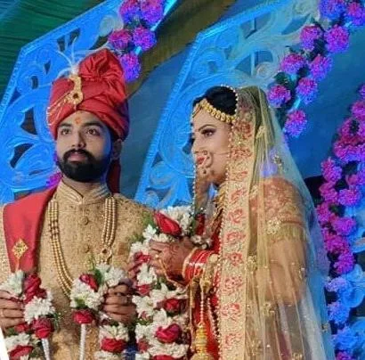 Hindu Matrimonial  Indian Bride and Groom