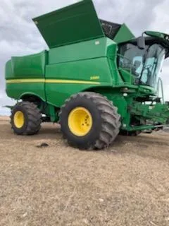 2012 John Deere S680 Combine2012 John Deere S680 Combine