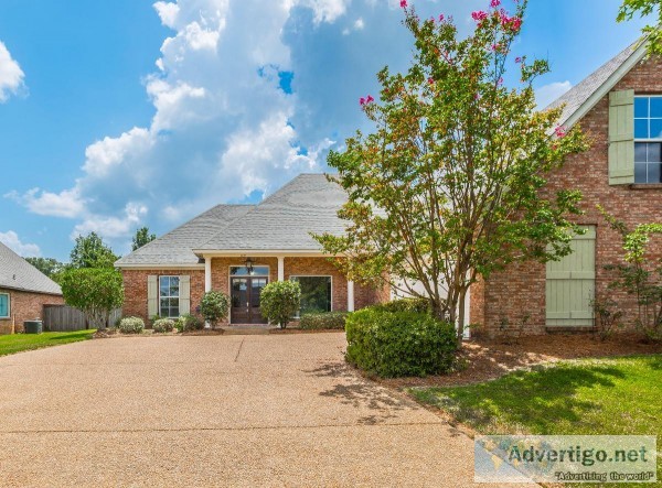Dalewood Neighborhood in Lauderdale 3-BD3-BA Home-Move-in Ready 