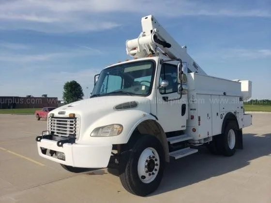 2004 Freightliner FL70 w Altec TA37M Bucket Truck