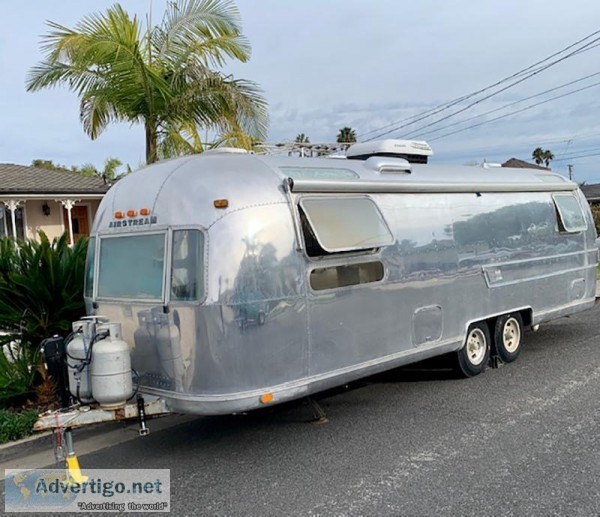Classic 1975 29 ft. Airstream Land Yacht Ambassador Internationa