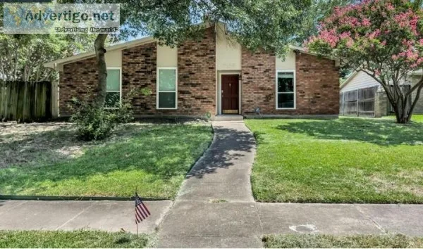About 709 Greenhill Ln Grand Prairie TX 75052