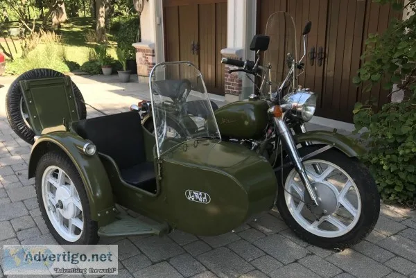 CLASSIC SIDECAR MOTORCYCLE CJ750