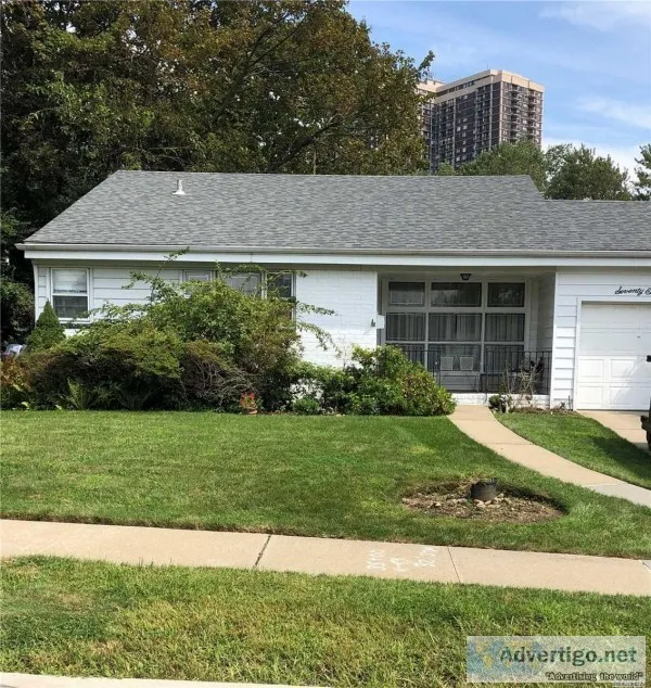 ID  (HAR) Spacious Ranch in Desirable Royal Ranch Area of Glen O