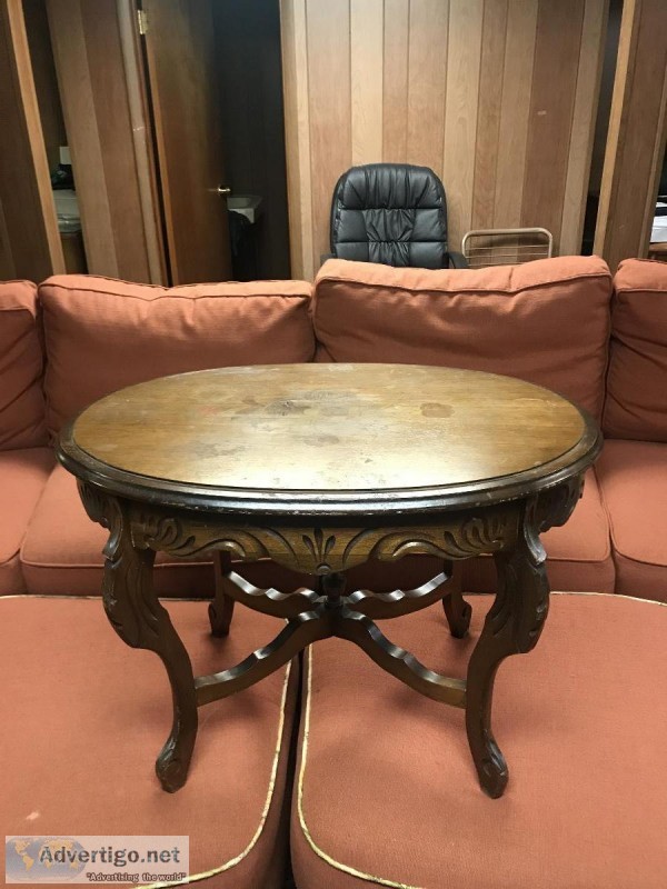 VINTAGE WOOD CARVED OVAL COFFEESIDE TABLE