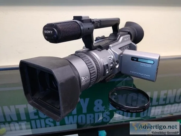 SONY DCR-VX2100 WITH ACCESSORIES - USED