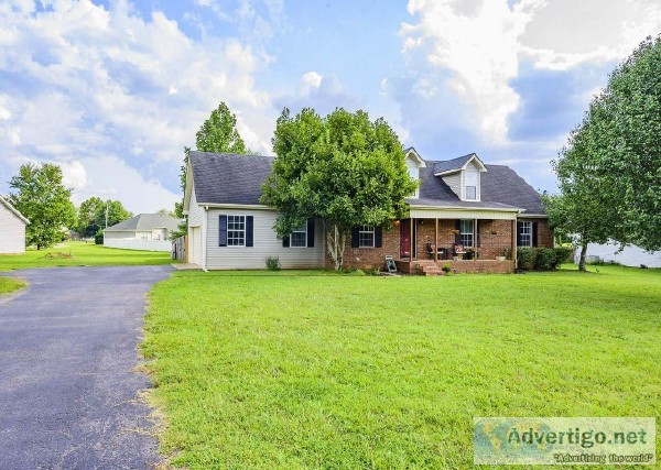 Check out this beautifully kept house wa large lot