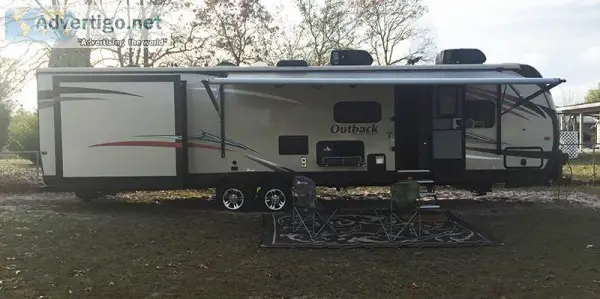 Excellent condition 2016 36 ft. Keystone Outback 322BH w3 slides