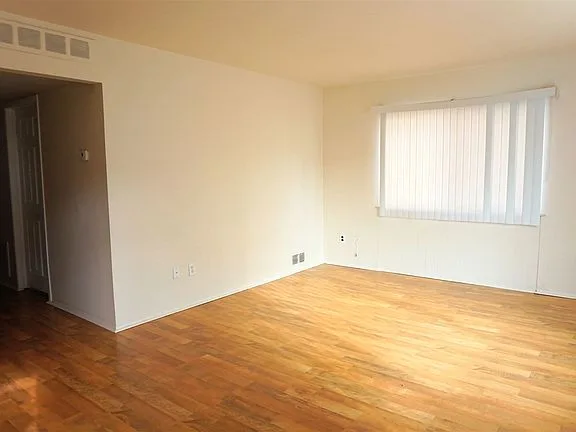 3bed in roseville, mi 48066
