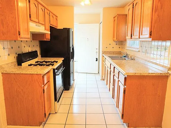 3bed in roseville, mi 48066