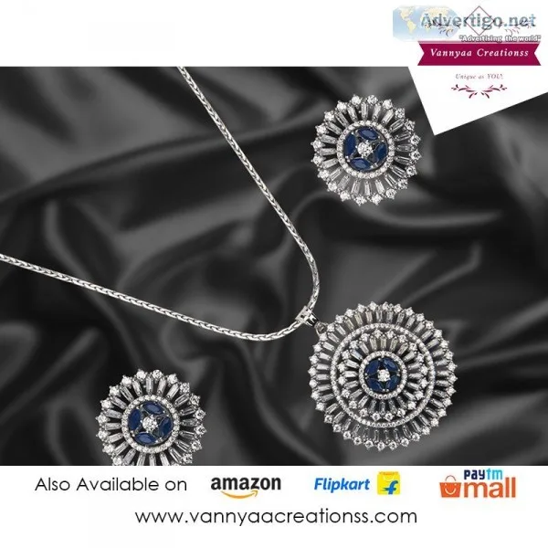 Exclusive Platinum Design Oval Shape Silver Pendant For Women