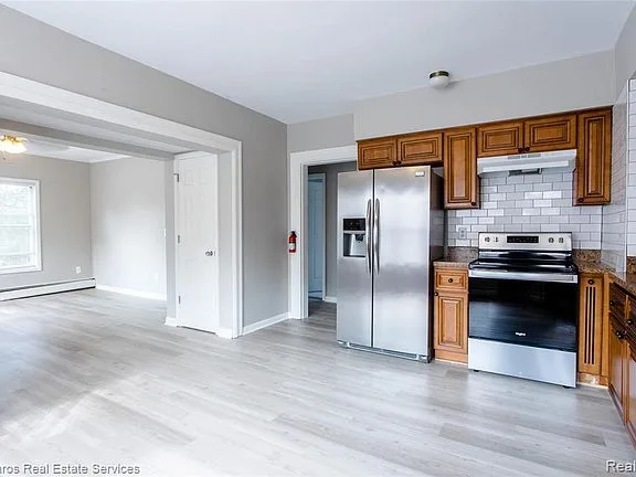 3bed in mount clemens, mi 48043