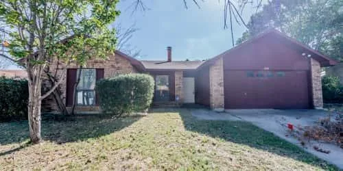 Welcome to 2226 Pennington Dr Arlington TX 76014