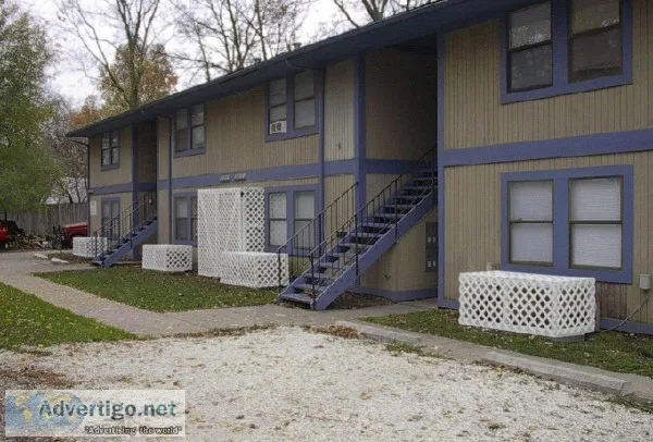 2BR1BA Townhouse-style Central Urbana