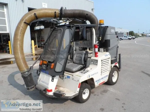 2013 Tennant Parking LotWarehouse Sweeper