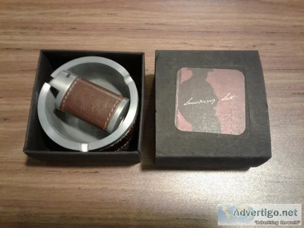 VINTAGE ASHTRAYLIGHTER CASE GIFT SET-NEW