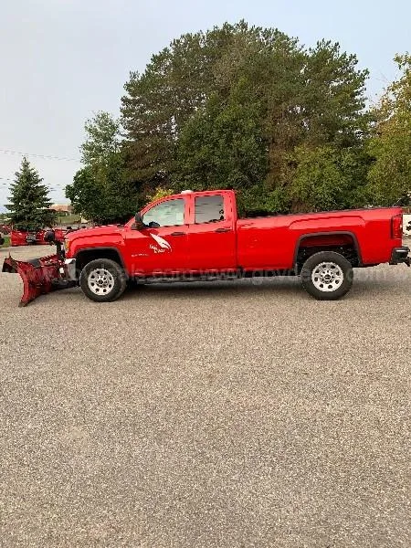 2017 3500 HD long box 4x4 Truck