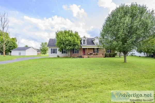 3BR 2BA on Large Lot
