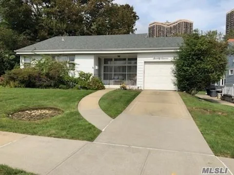 ID (HAR) Spacious Ranch in Desirable Royal Ranch Area of Glen Oa