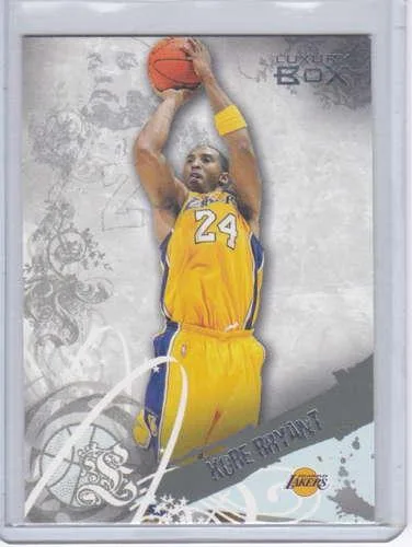 Kobe Bryant 06-07 Topps Luxury Box 24