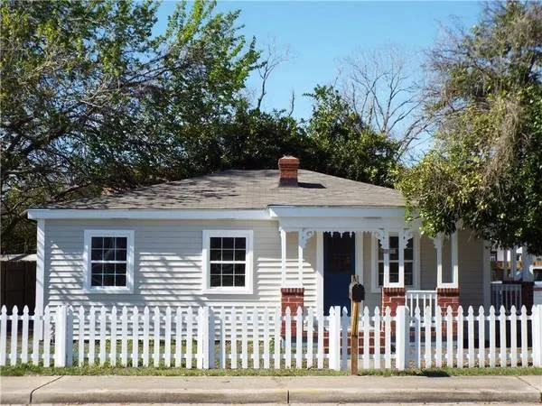 Redesigned memorable home apply urgently 3 bed one bath don t mi