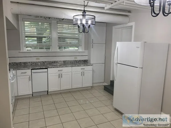 Large 1 Bedroom near Indian Boundary Park