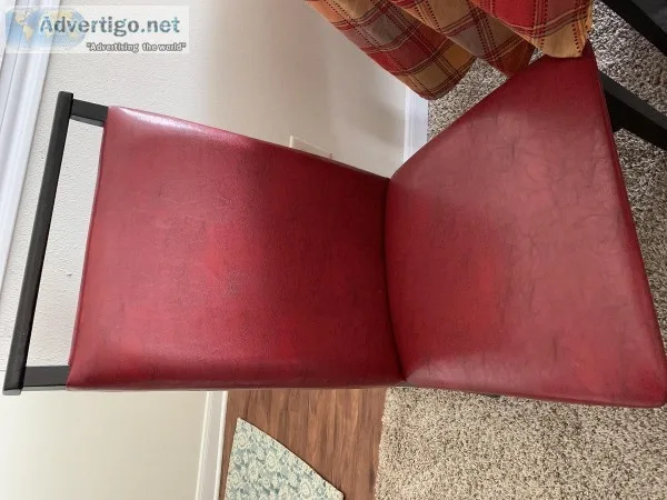 Dinning table with 4 chairs