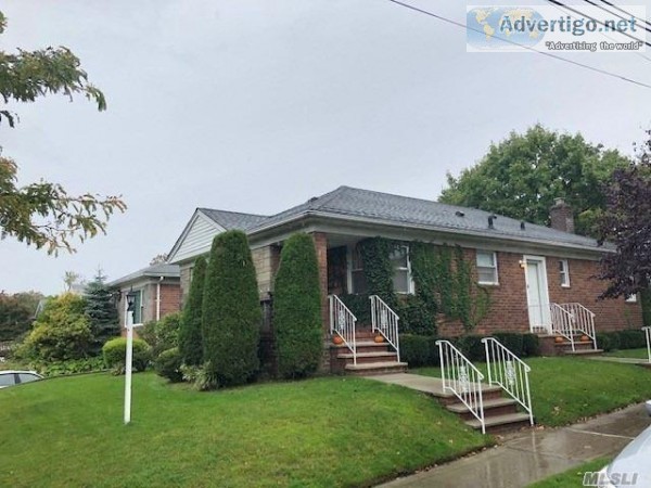 ID  (COM) Sunny and Spacious Brick Ranch in Bayside.