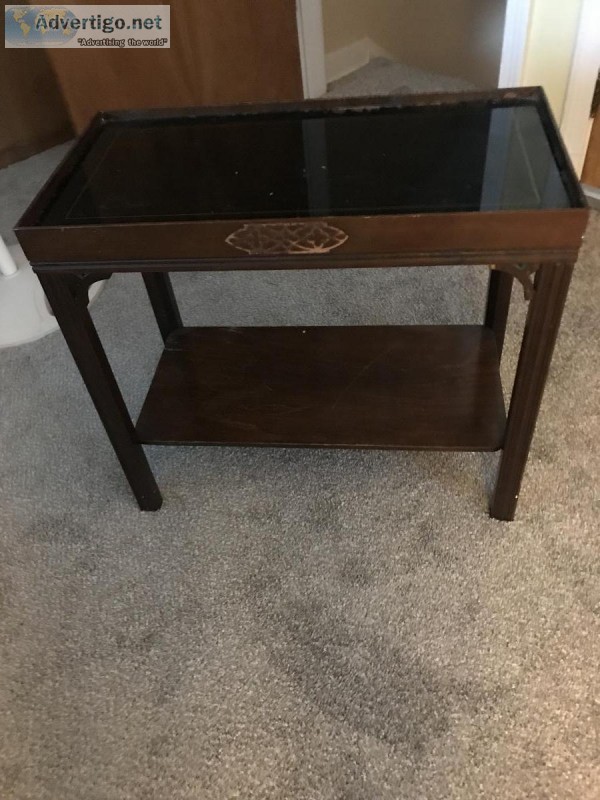 GLASS TOP SIDE ACCENT TABLE