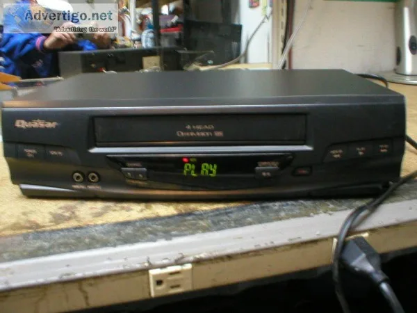 QUASAR BY PANASONIC 4-HEAD VCR and REMOTE CONTROL WORKS GREAT